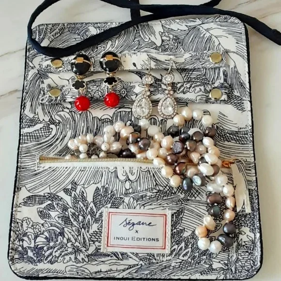 NEW Sezane & Inoui Editions Navy Blue Velvet Jewelry Travel Wrap Case - Picture 3 of 4